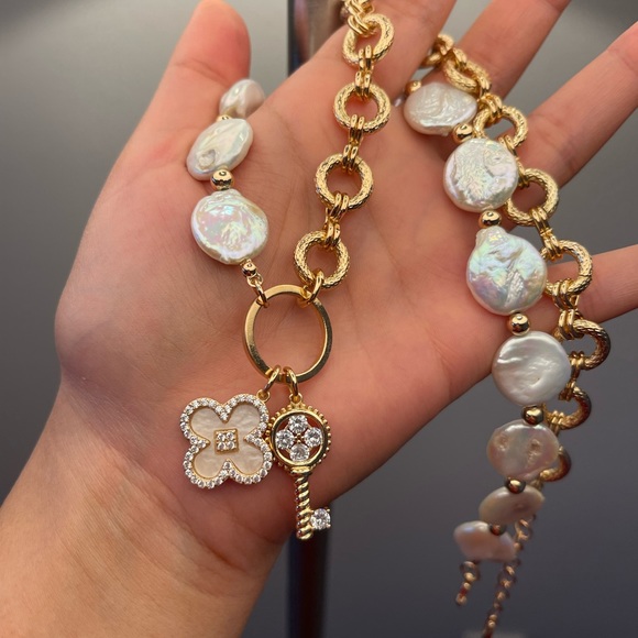 Mother of Pearl- Steel Special Design Necklace - Picture 3 of 4